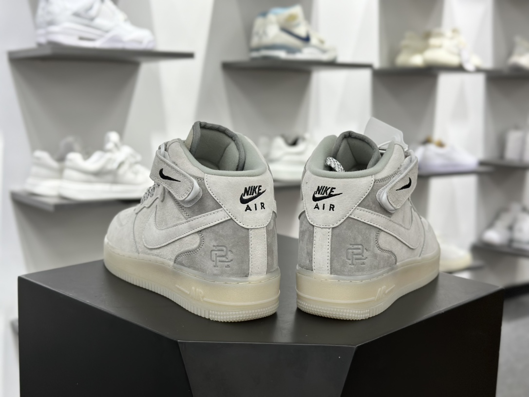Reigning Champ x Nike Air Force 1 '07 Mid空军一号经典中帮板鞋“麂皮浅灰暗灰透明底”807618-300