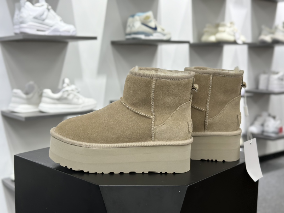 UGG W Classic Ultra Mini Platform 迷你增强厚底版百搭厚底短靴“沙米棕加绒”1134991-SAND