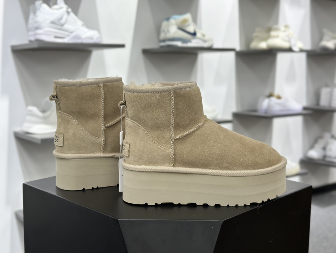 UGG W Classic Ultra Mini Platform 迷你增强厚底版百搭厚底短靴“沙米棕加绒”1134991-SAND