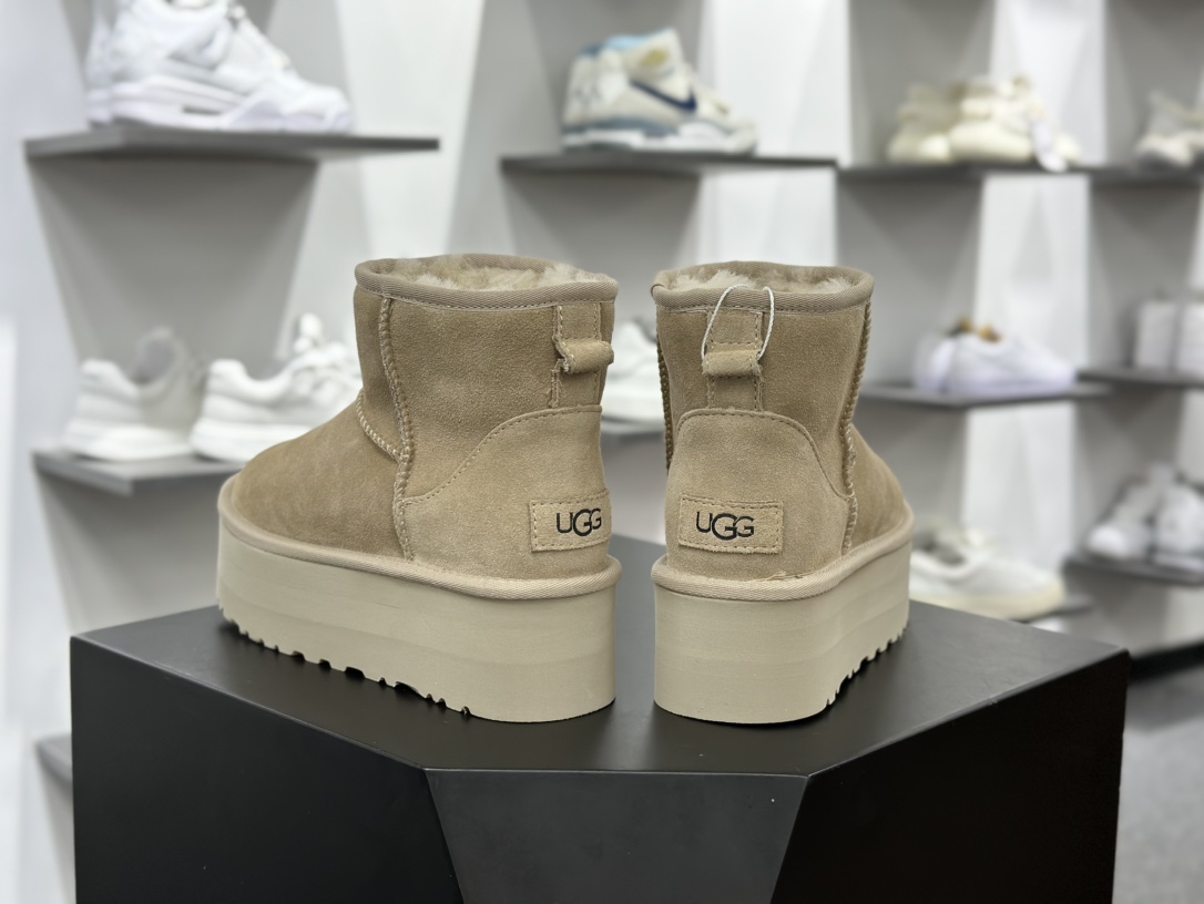 UGG W Classic Ultra Mini Platform 迷你增强厚底版百搭厚底短靴“沙米棕加绒”1134991-SAND