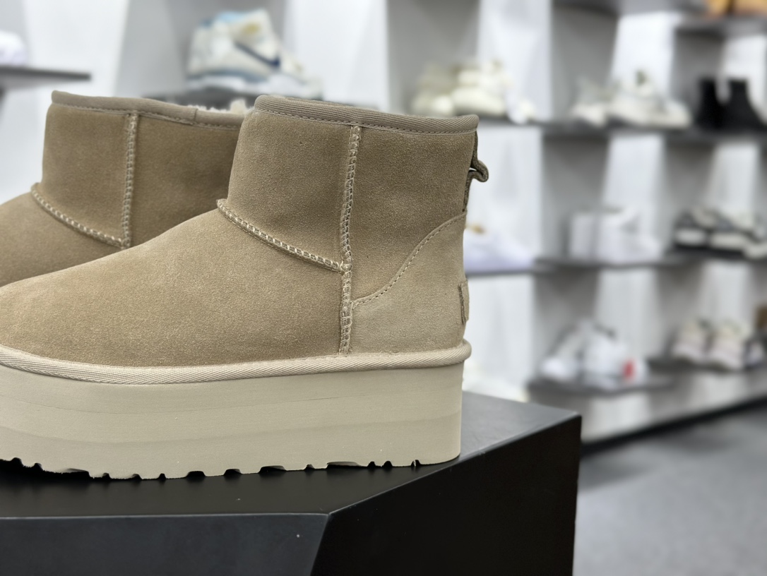 UGG W Classic Ultra Mini Platform 迷你增强厚底版百搭厚底短靴“沙米棕加绒”1134991-SAND