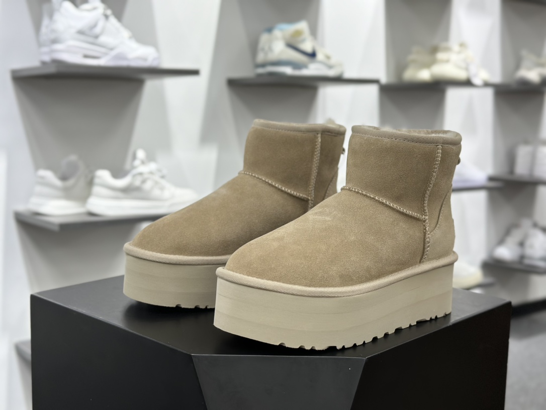 UGG W Classic Ultra Mini Platform 迷你增强厚底版百搭厚底短靴“沙米棕加绒”1134991-SAND