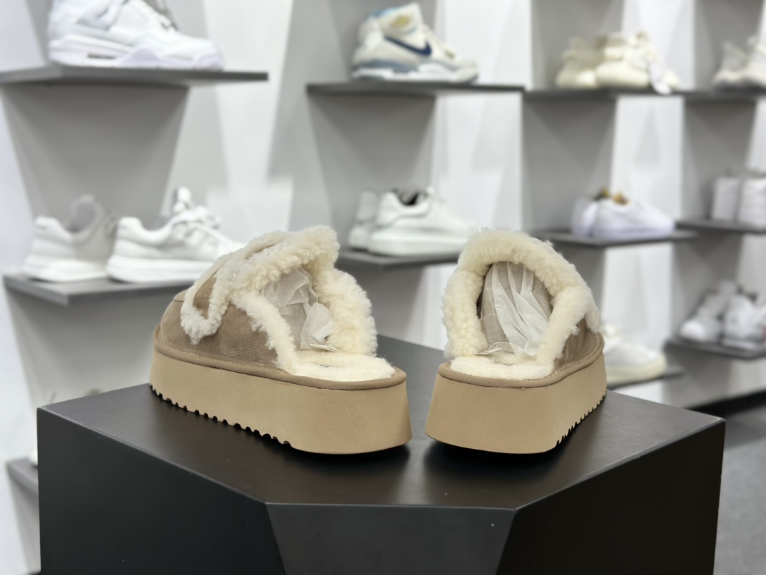 UGG W Classic Coquette Clog Slipper II 科凯特保暖露跟厚底半拖鞋“深卡其加绒”OB938/KHAKI