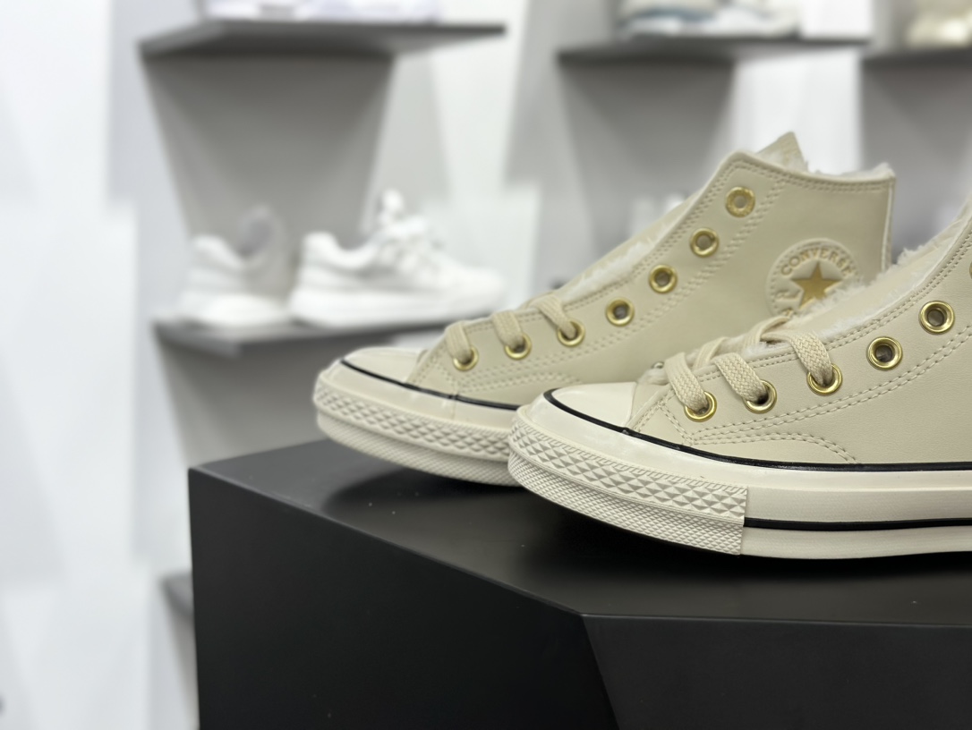 匡威Converse Chuck Taylor All Star 1970 High Leather” Fur Sherpa Vamp Fire”复古板鞋“皮革米白金加绒”A12443C