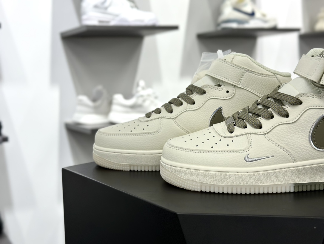 耐克Nike By You Air Force 1'07 Mid Retro 空军一号系列经典中帮板鞋“米白橄榄棕银叠钩小钩”XL0236-231