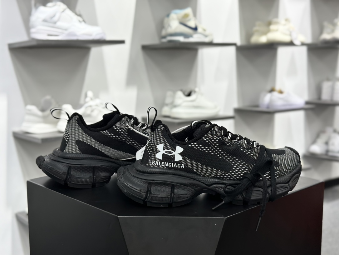 巴黎世家联乘运动品牌安德玛首度携手Under Armour x BALENCIAGA 3XL Sneakers 3+系列低帮慢跑鞋“联名针织黑白安德玛”814415 W3XL5 0125