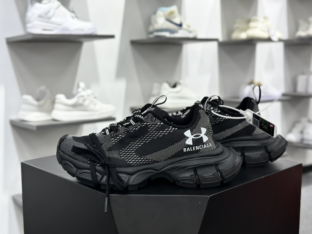 巴黎世家联乘运动品牌安德玛首度携手Under Armour x BALENCIAGA 3XL Sneakers 3+系列低帮慢跑鞋“联名针织黑白安德玛”814415 W3XL5 0125