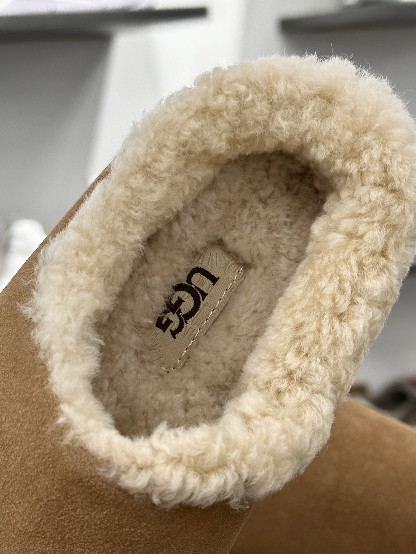 UGG W UGG Winter Mule Slippers 温特系列时尚居家穆勒风包头拖鞋“可乐棕加绒”1155888/CHE