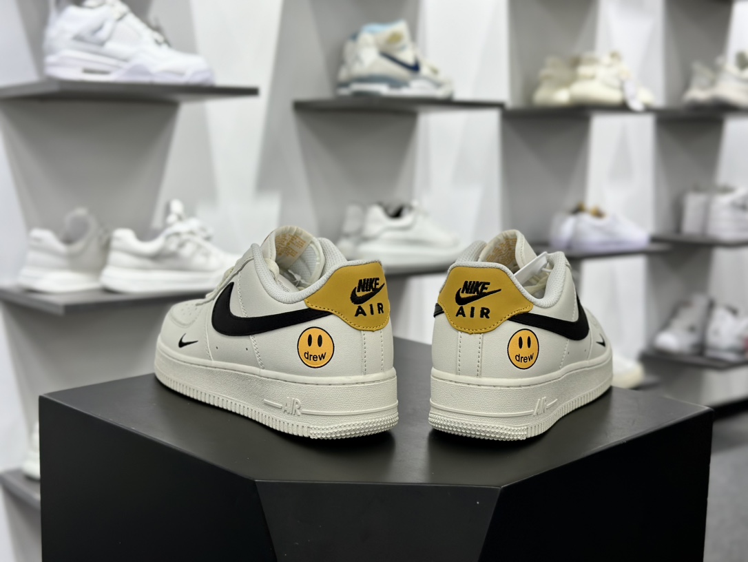 耐克Nike Air Force 1 07 Low”Whit Black/Tai Chi”空军一号板鞋“皮革米白黑黄笑脸小钩刺绣”DW-110722