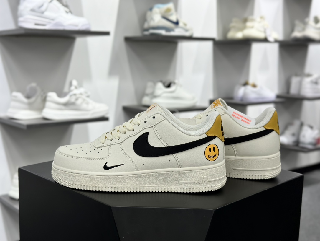 耐克Nike Air Force 1 07 Low”Whit Black/Tai Chi”空军一号板鞋“皮革米白黑黄笑脸小钩刺绣”DW-110722