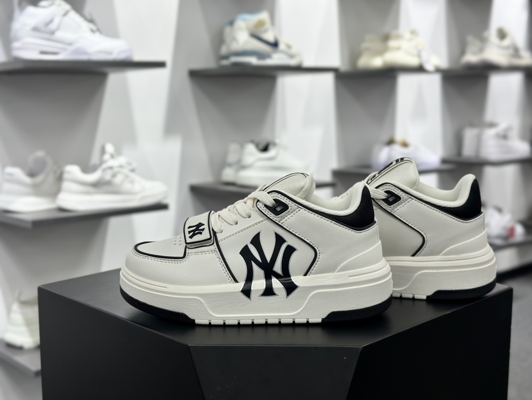 New York Yankees x MLB Chunky Liner Basic Mid 学长鞋板鞋“魔术贴白黑NY印花”3ASXLMB3N-GP002C