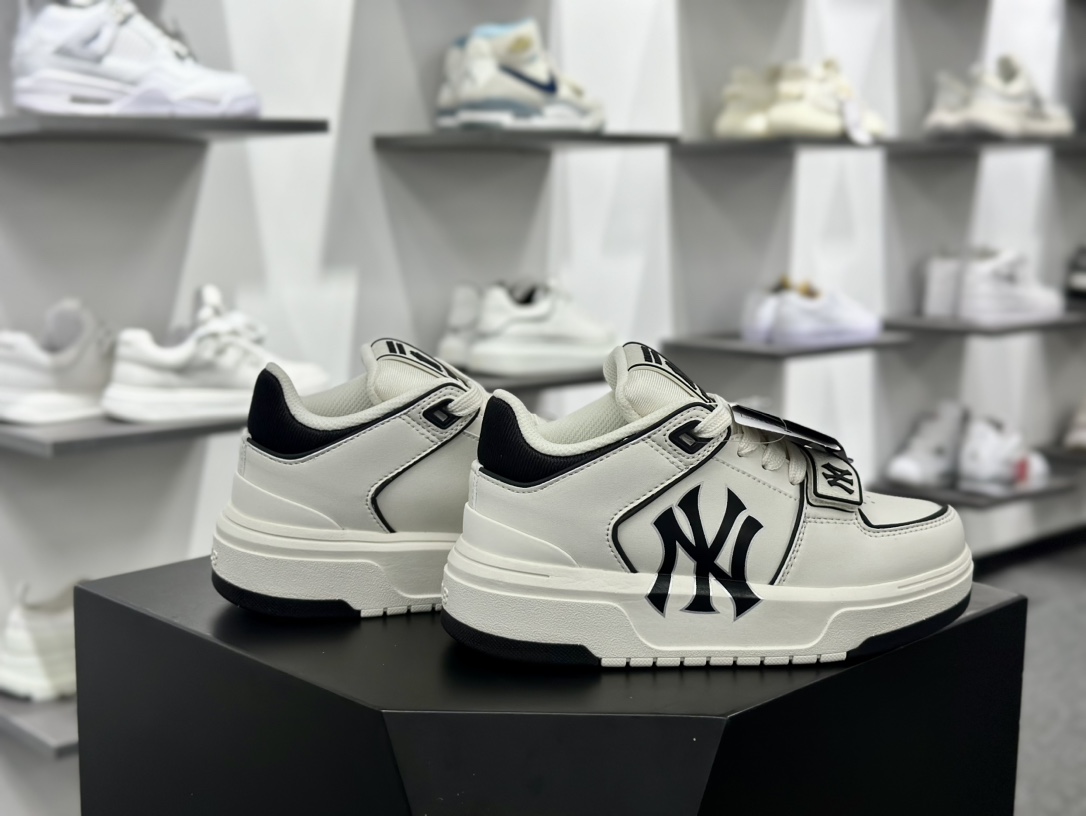 New York Yankees x MLB Chunky Liner Basic Mid 学长鞋板鞋“魔术贴白黑NY印花”3ASXLMB3N-GP002C