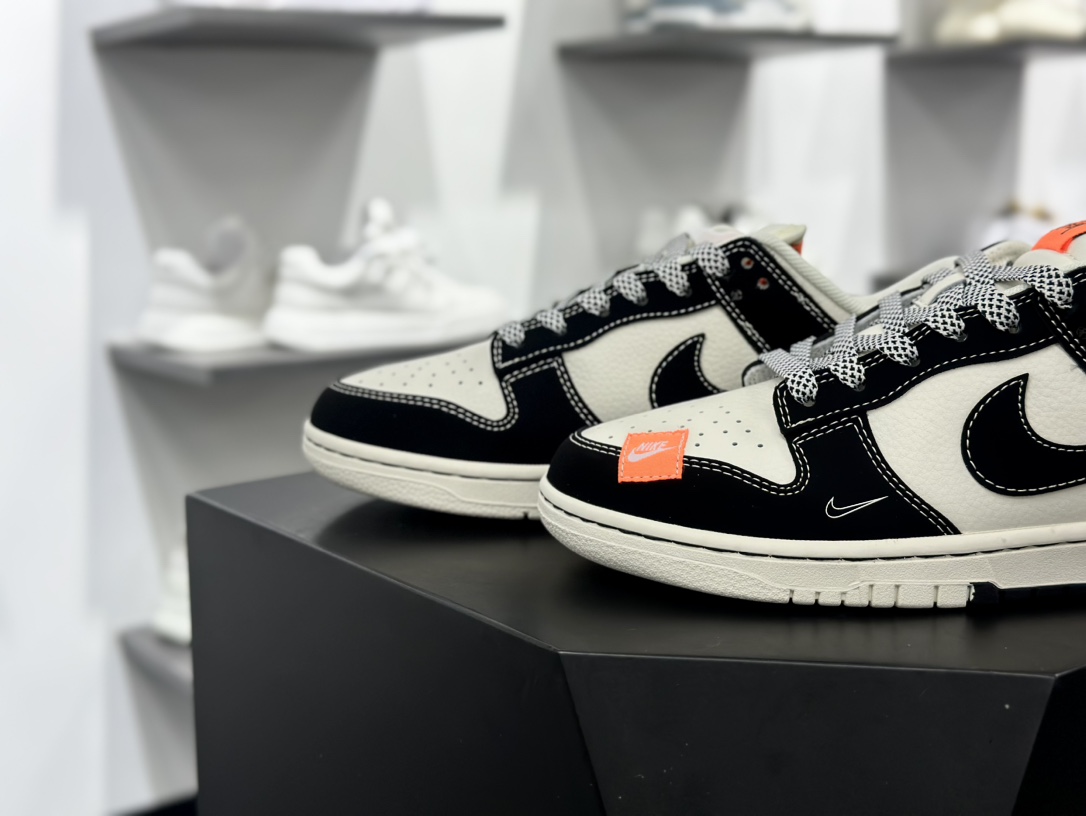 斯图西/Stussy x Nike By You SB Dunk Low Retro SP 扣篮板鞋“黑米白亮橙刺绣斯图西”MM1089-023