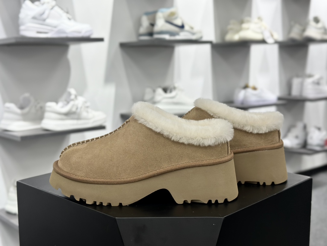 UGG W New Heights Cozy Clog 新高地缝线系列加厚坡跟款轻量化拖鞋“栗子棕加绒”1162510-CHE