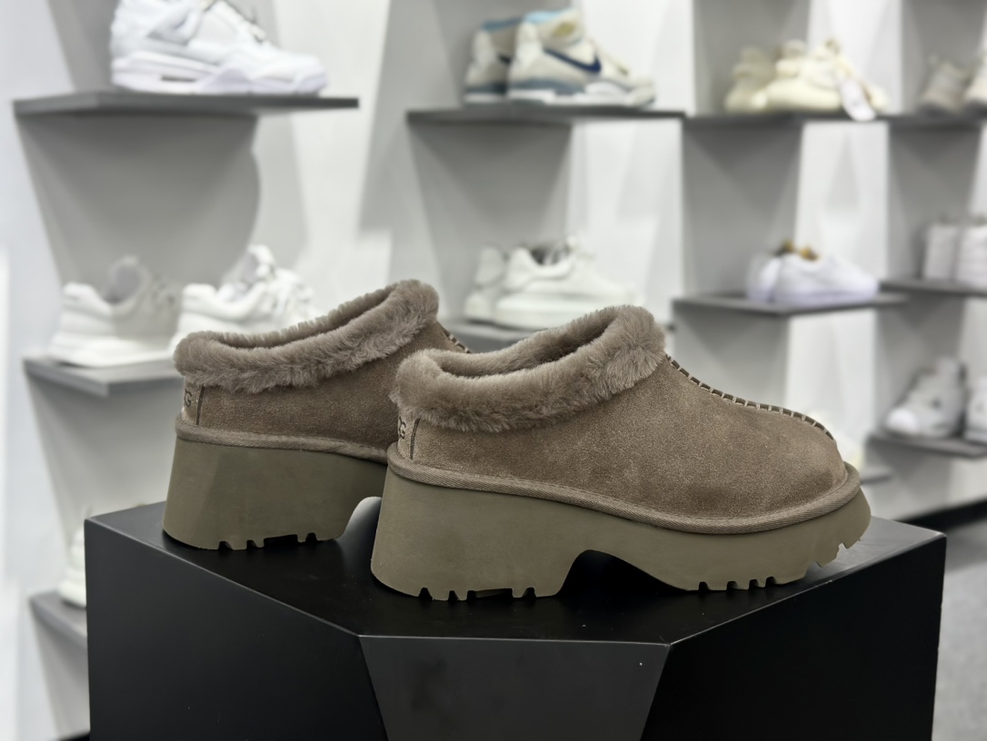 UGG W New Heights Cozy Clog 新高地缝线系列加厚坡跟拖鞋“桃木橄榄绿加绒”1162510-HCK