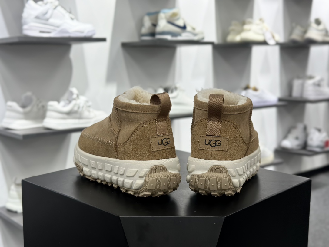 UGG W Venture Daze Ultra Mini 塔斯曼轮胎底系列增强加厚款短靴“栗子棕加绒”1158200-CTC