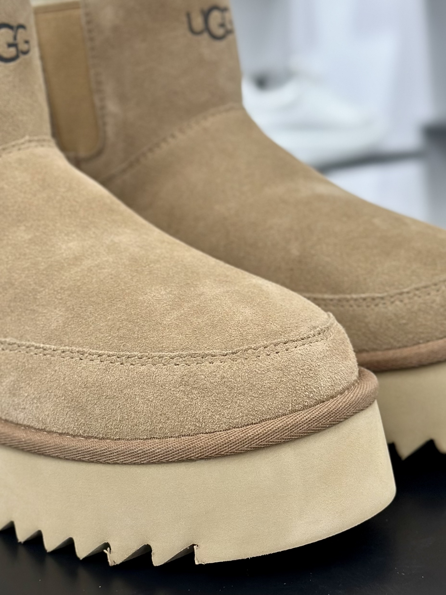 UGG Classic Chelsea Platform Mini Boot 经典系列西靴“栗子棕加绒”1134526/1158051-CHE