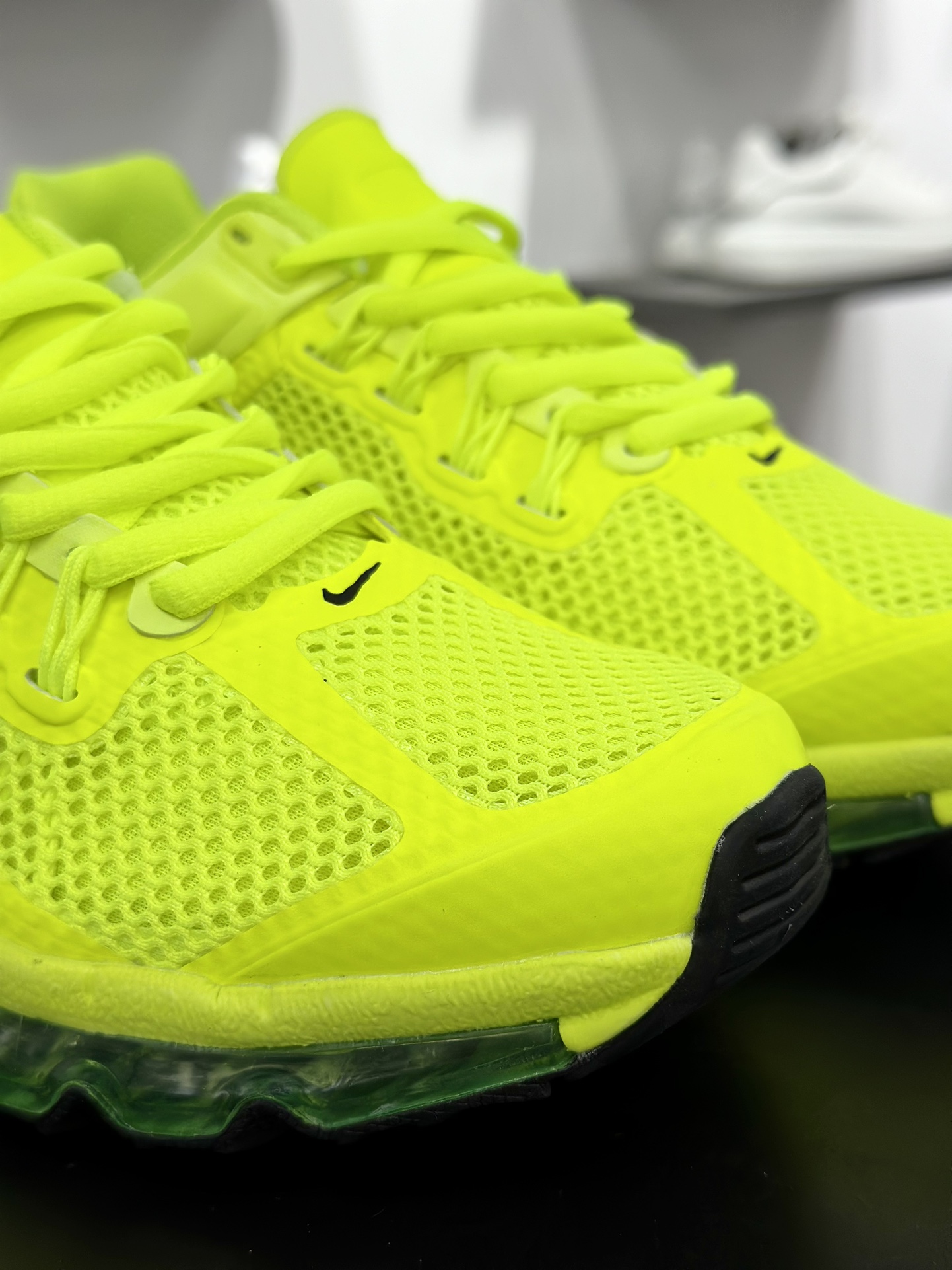 耐克Nike Air Max 2013”Volt”2013大气垫系列低帮慢跑鞋“网织荧光绿黑”HF3660-700