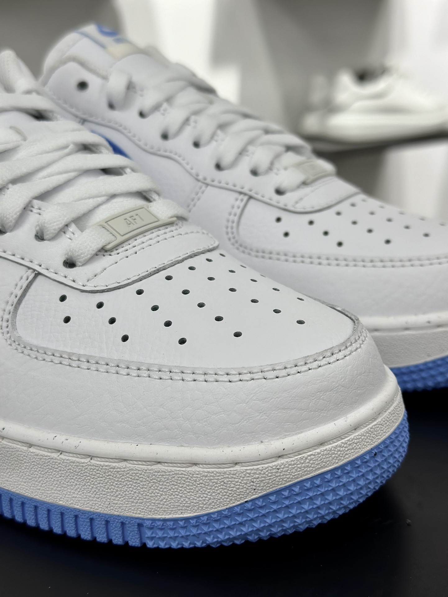 Air Sole气垫耐克Nike Air Force 1’07 Low”Whit Midnight Navy”空军一号板鞋“皮革白午夜蓝钩子”DC9466-104