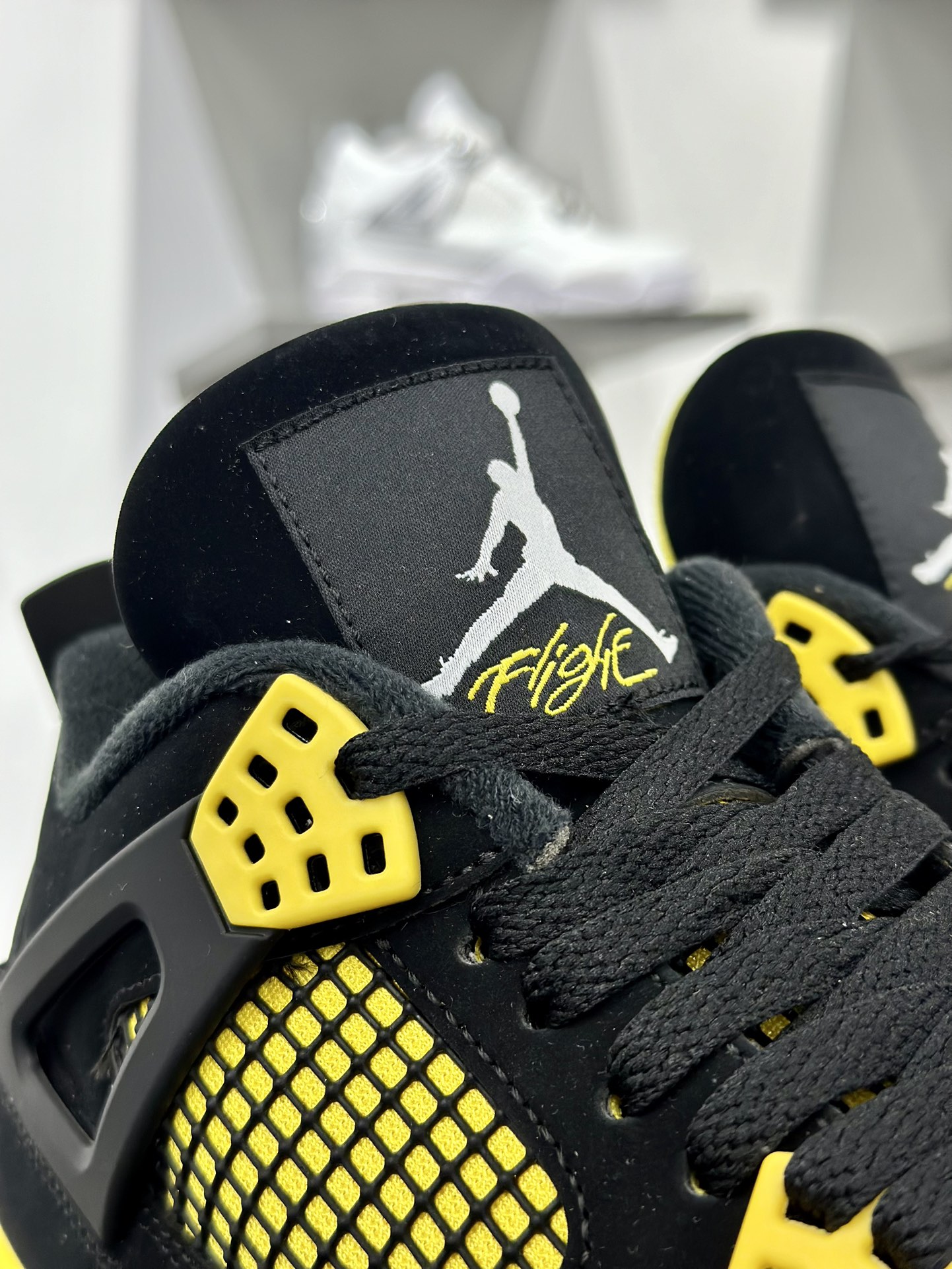 耐克Nike Air Jordan 4 Retro”Black Cat”AJ4代中帮篮球鞋“黑黄雷公”DH6927-017