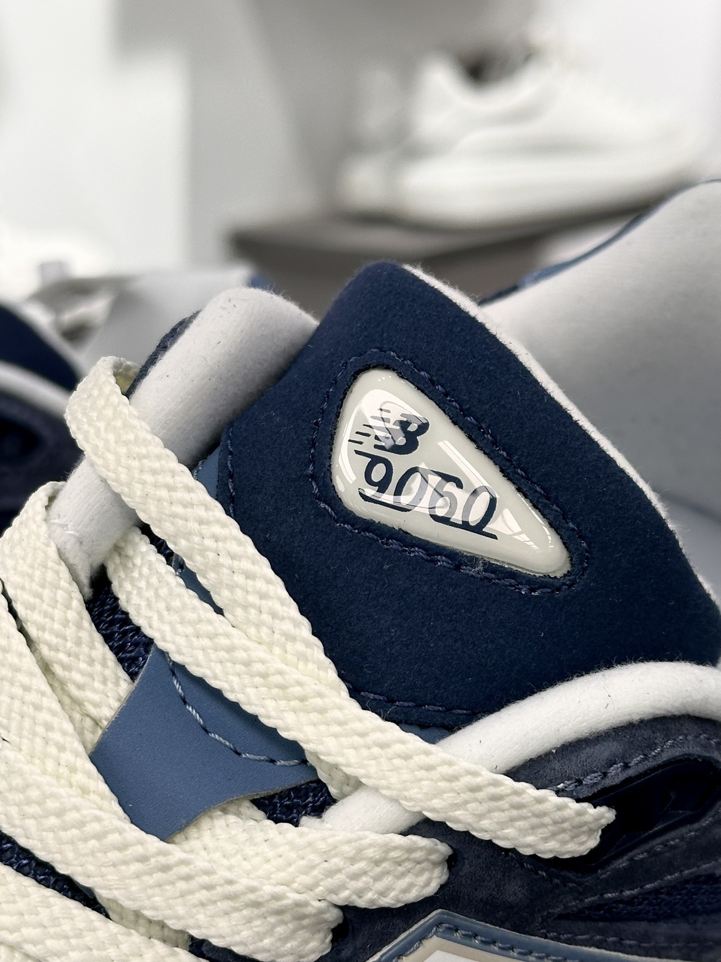 新百伦New Balance 9060”Vintage Indigo”系列复古跑步鞋“做旧靛蓝”U9060EEF