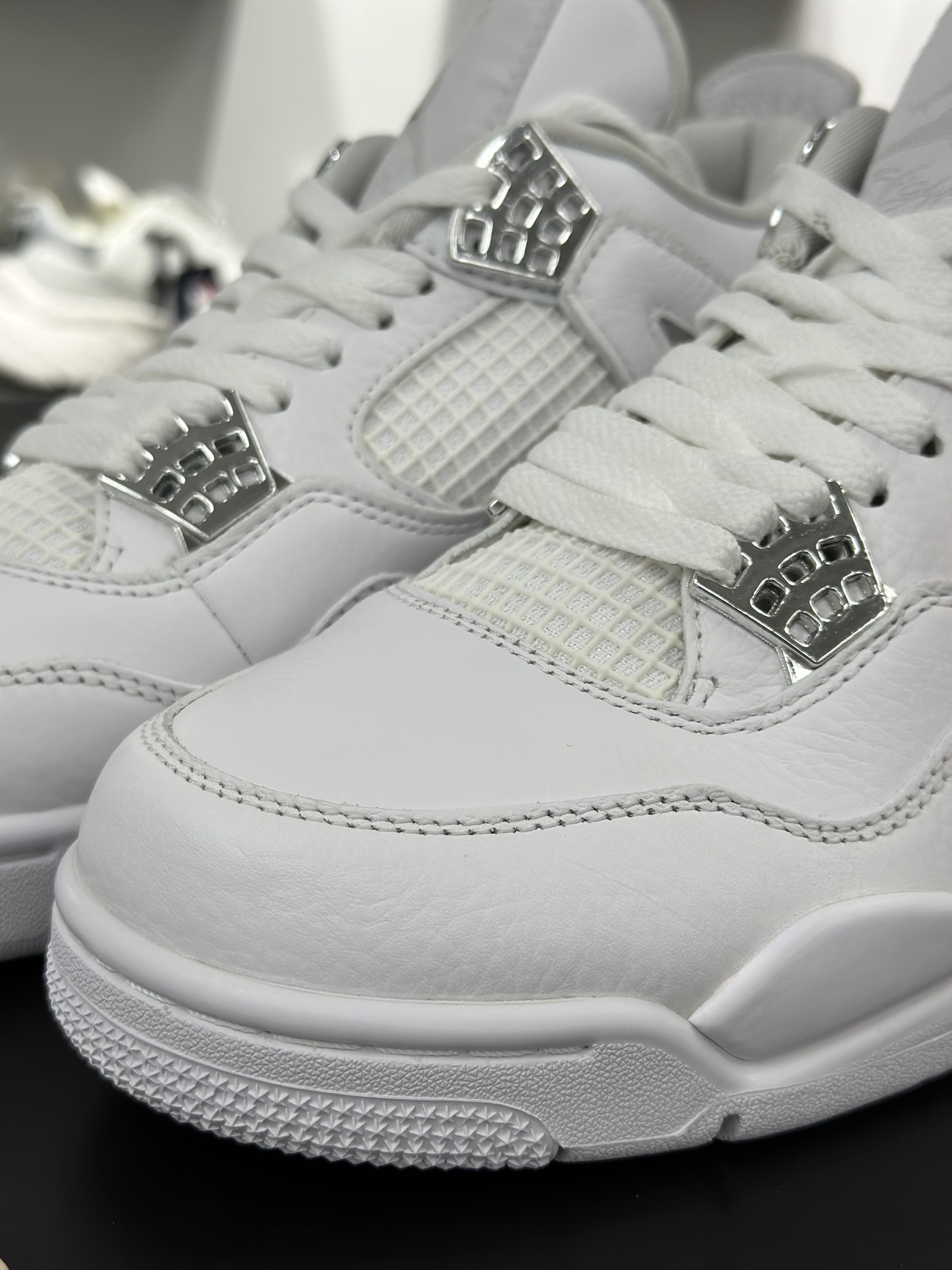 耐克Nike Air Jordan 4 Retro”Taupe Haze”AJ4代中帮复古休闲运动文化篮球鞋“白猫纯白银” 308497-100