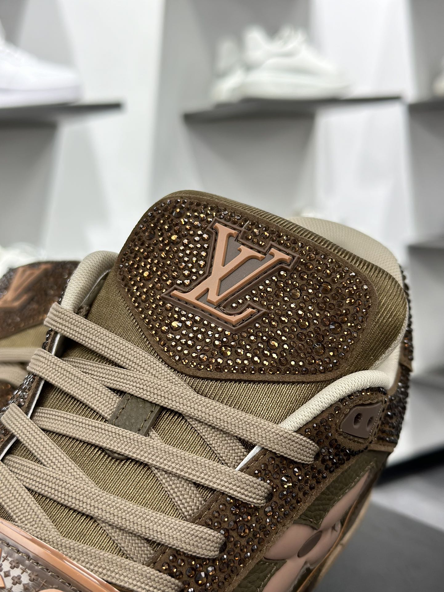 LV Trainer 原版完美楦型 佛山里水大厂出产 品控胜过市面百分之98同价位版本 TPU大底材料