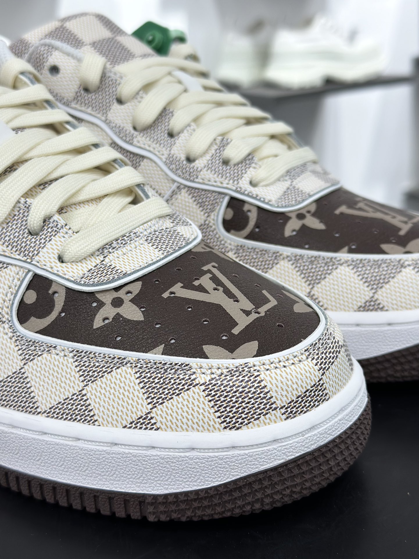 Louis Vuitton x Nike Air Force 1'07 LV8 Low”Damier Azur/Brown/LV Monogram”空军一号板鞋“米白深棕棋盘格子” LD4631-202