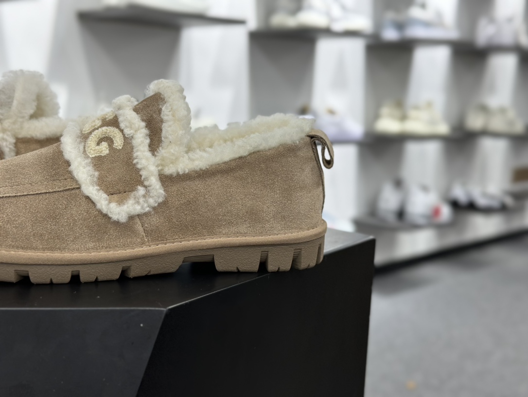 UGG Premium Chloe Fluffy Slippers 系列低帮时尚渔夫便鞋“灰棕棕加绒”OB938/BRO