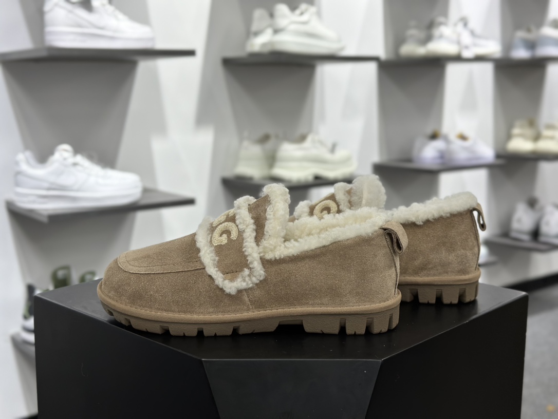 UGG Premium Chloe Fluffy Slippers 系列低帮时尚渔夫便鞋“灰棕棕加绒”OB938/BRO