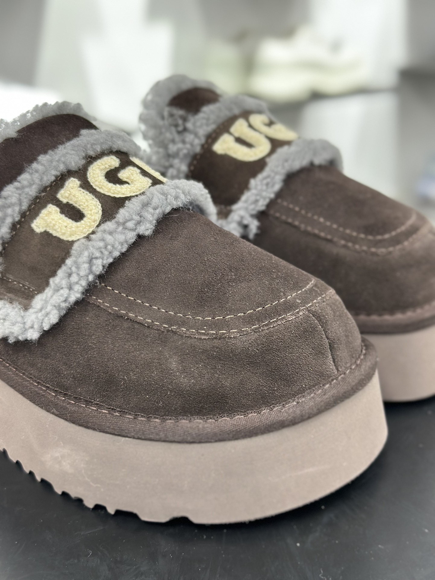 UGG W Classic Coquette Clog Slipper II 科凯特2.0加厚款系列时尚保暖露跟半拖鞋“咖啡棕加绒” OB938/COFFEE