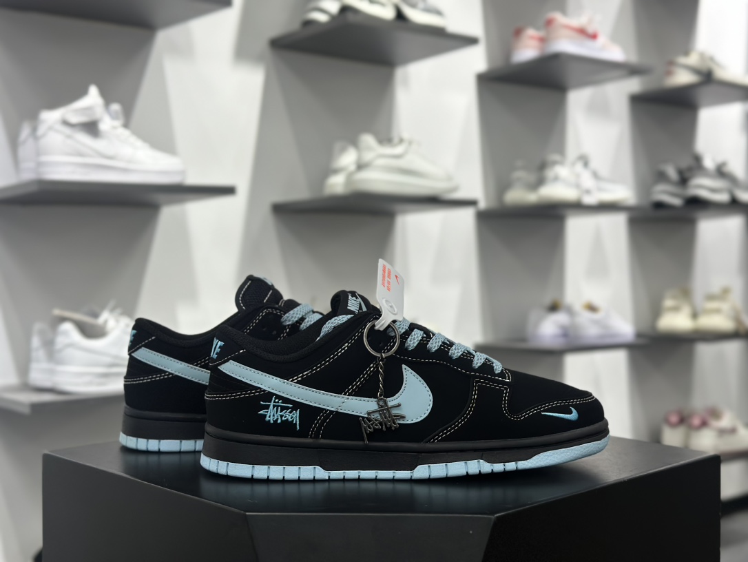 Nk SB Dunk Low 斯图西系列-黑色蓝勾 周年高端定制 低帮休闲板鞋  KK1888-012