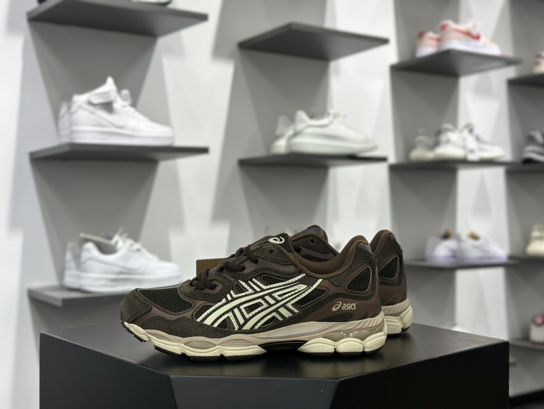 亚瑟士/ASICS Gel NYC轻量缓震休闲运动跑步鞋棕白色”1203A663-200