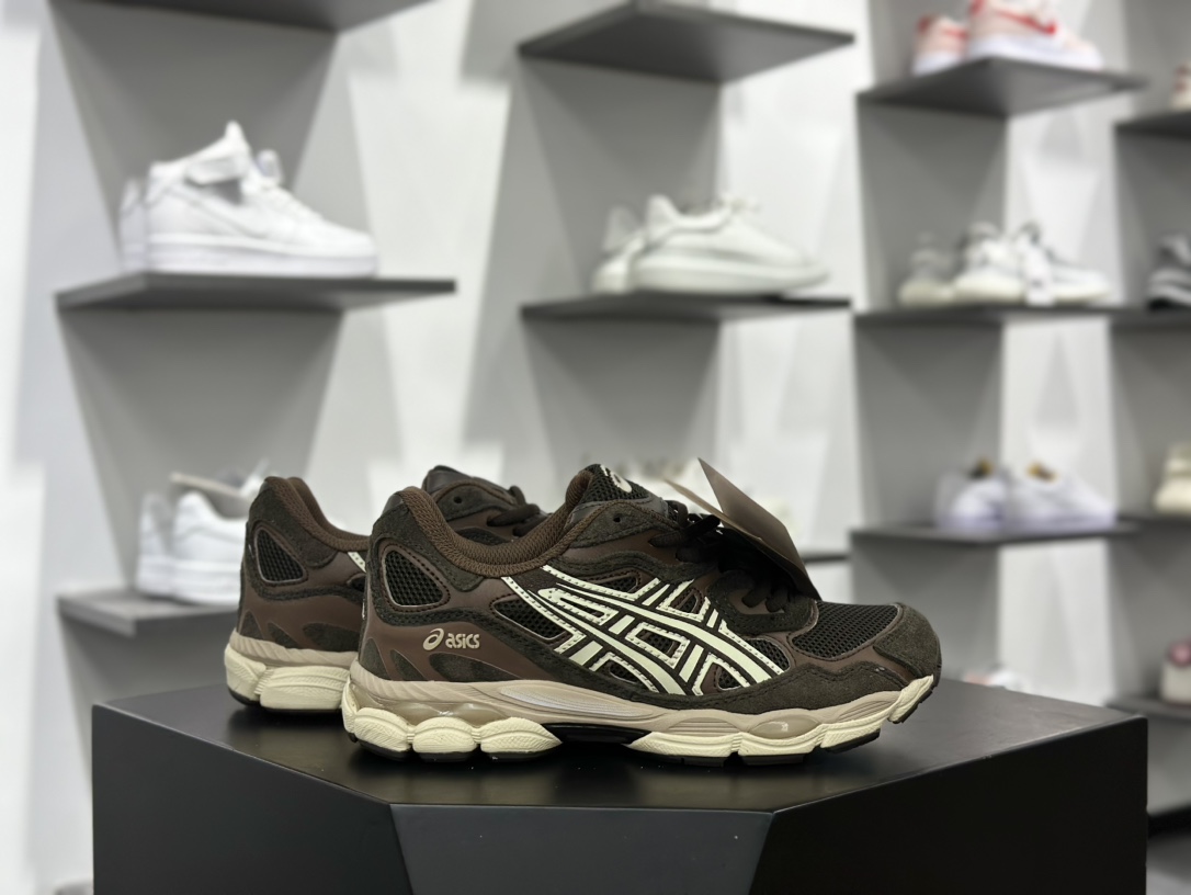 亚瑟士/ASICS Gel NYC轻量缓震休闲运动跑步鞋棕白色”1203A663-200