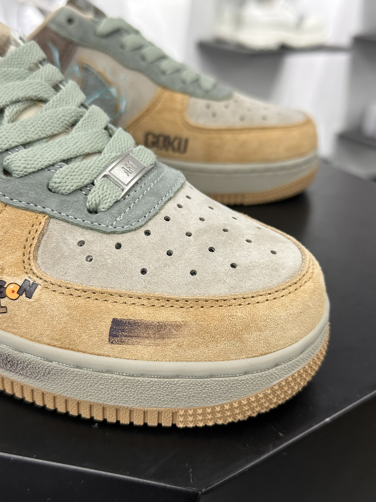 Air Force 1 Low 卡卡罗特棕绿麂皮 CD1212-666