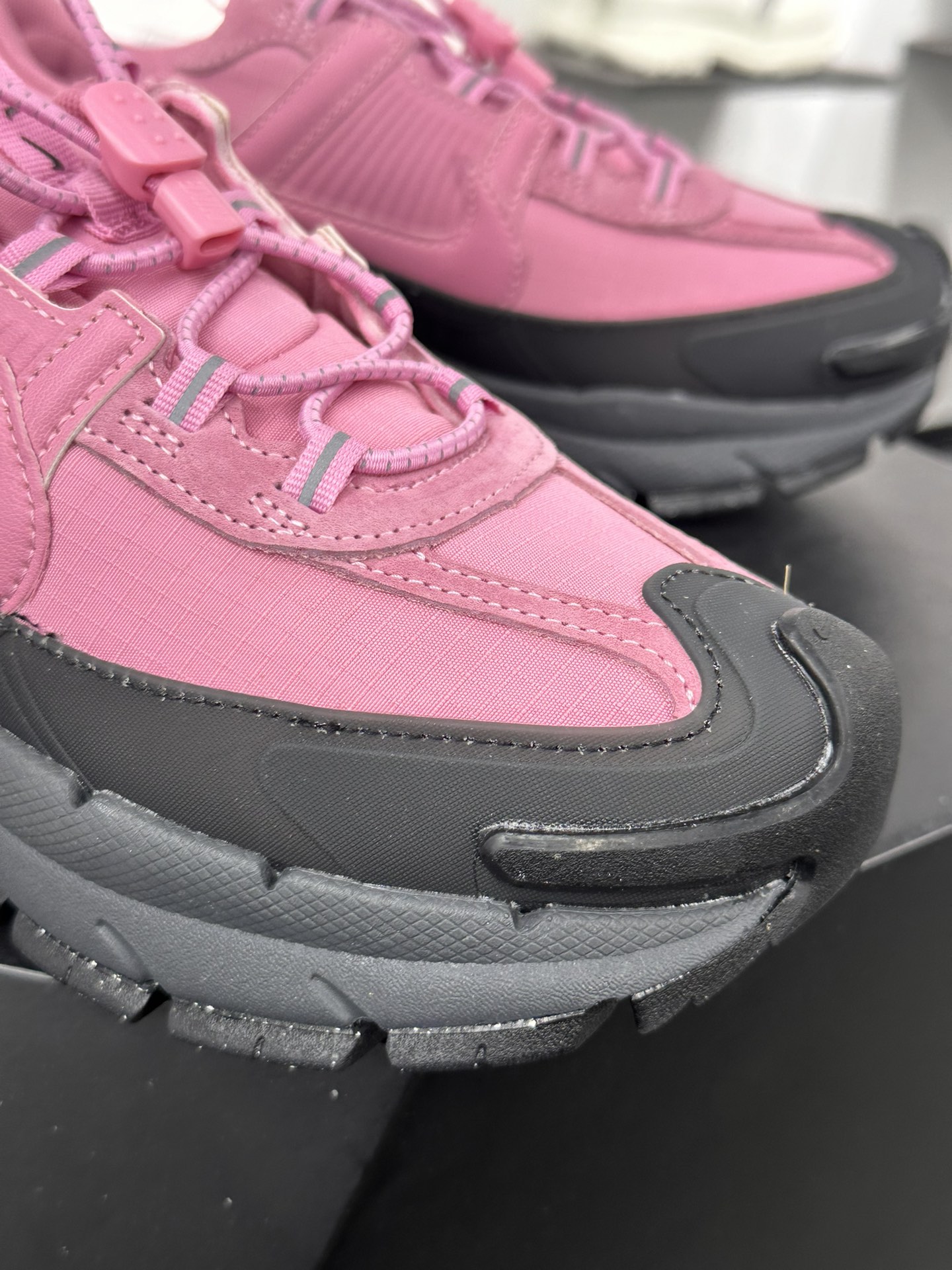 耐克Nike Zoom Vomero Roam 5 Roam 复古跑五代休闲运动慢跑鞋  HQ2181-300