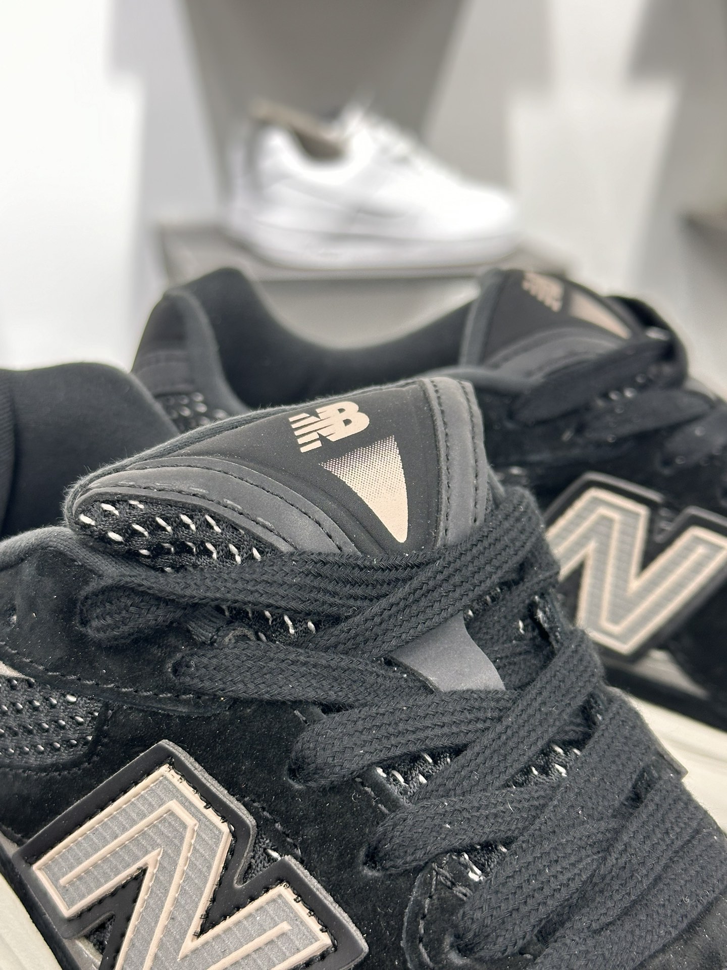 New Balance NB2010系列新百伦经典复古休闲运动板鞋 U2010NB4