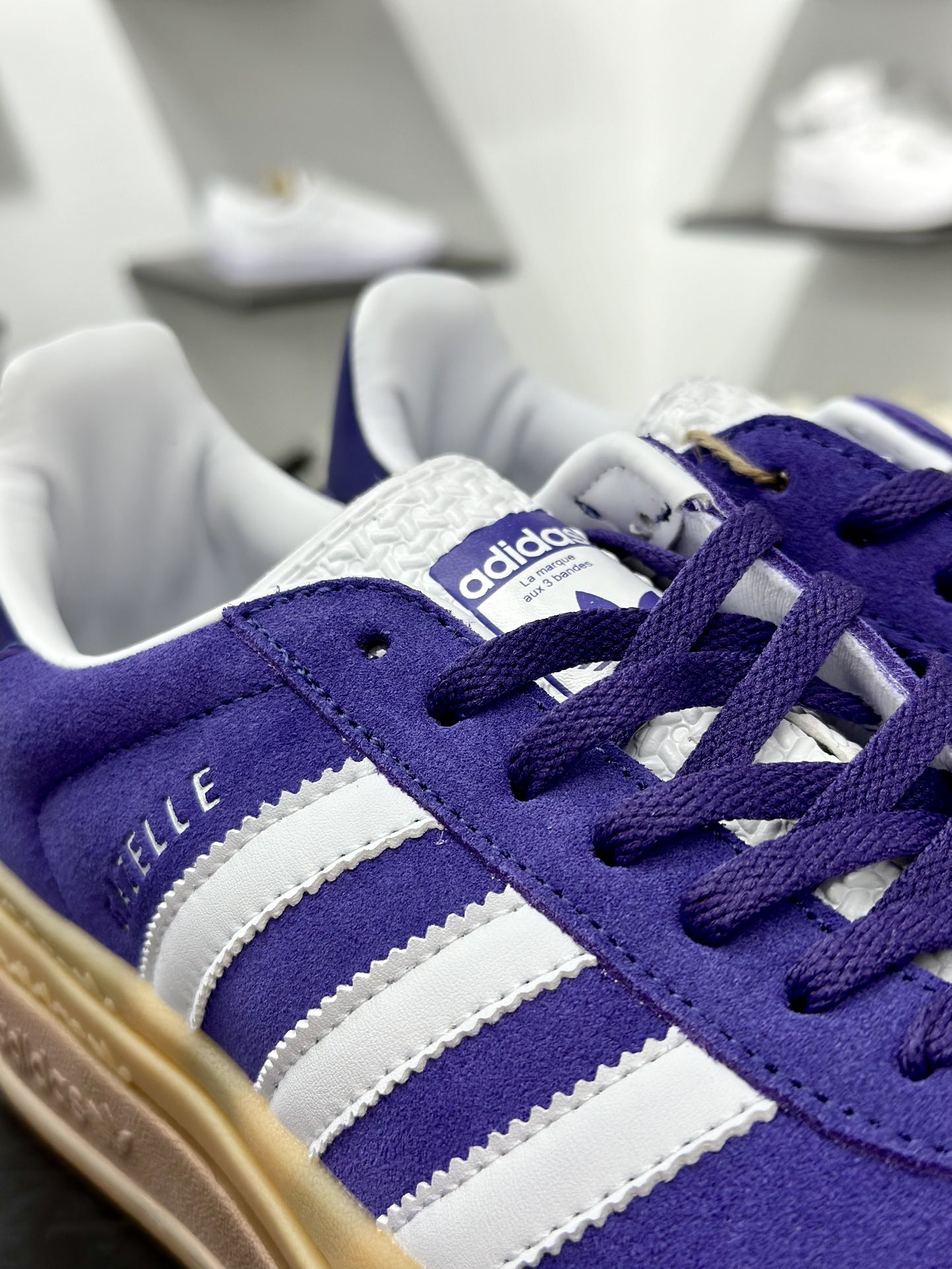 阿迪达斯Adidas Originals Gazelle Bold W 羚羊松糕系列低帮休闲运动板鞋“葡萄紫白生胶底” IE0419
