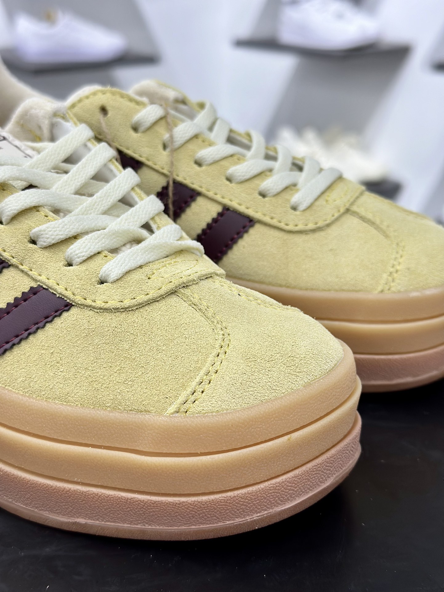 阿迪达斯Adidas Originals Gazelle Bold W 羚羊松糕系列低帮休闲运动板鞋“翻毛姜黄深褐生胶底” IF5937