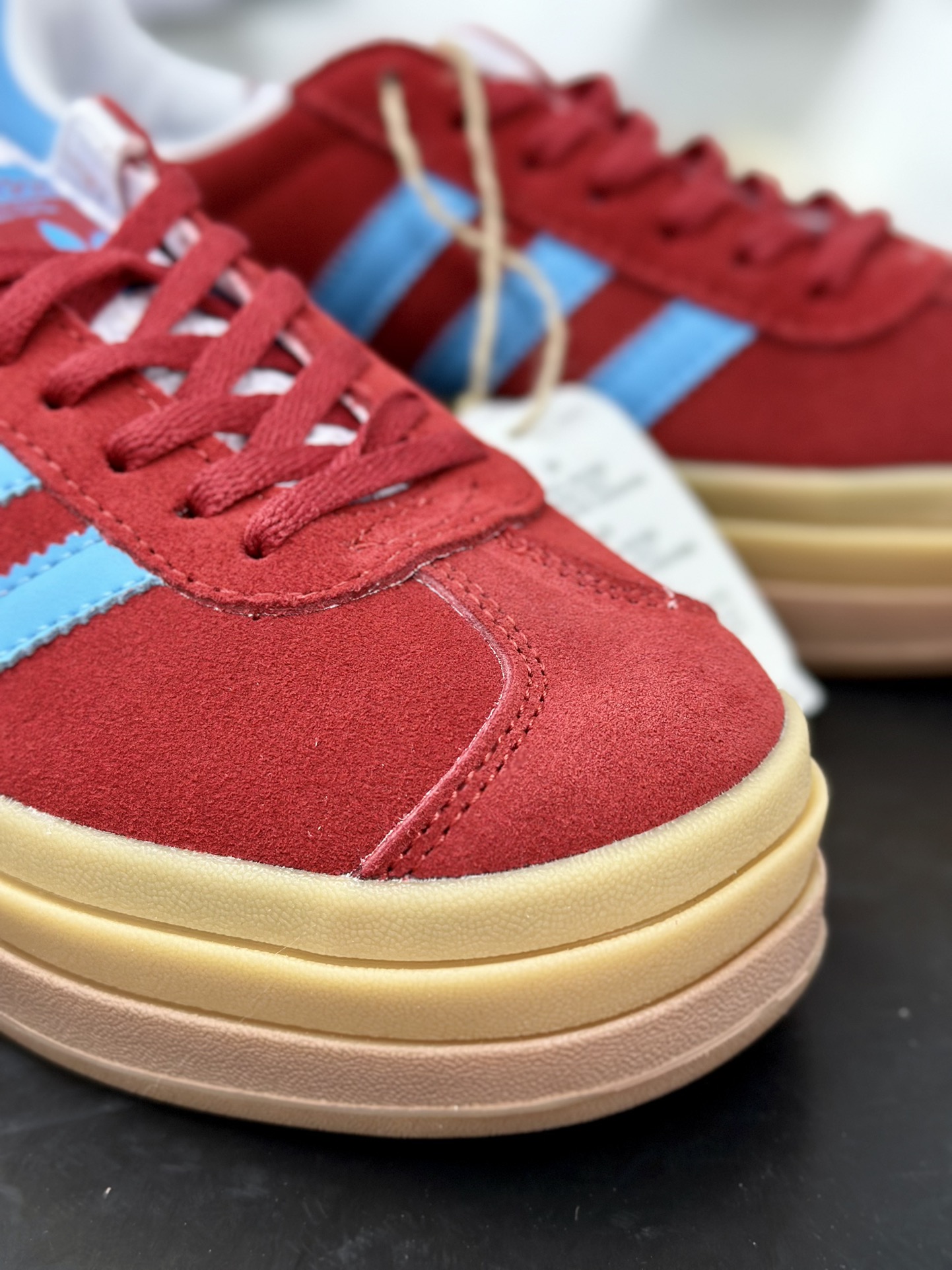 阿迪达斯Adidas Originals Gazelle Bold W 羚羊松糕系列低帮休闲运动板鞋“酒红米白蛇年限定” JQ5977
