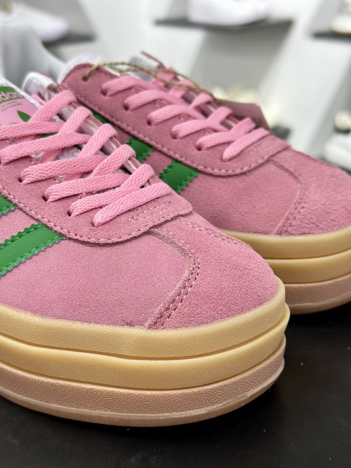 阿迪达斯Adidas Originals Gazelle Bold W 羚羊松糕系列低帮休闲运动板鞋“翻毛淡粉红绿生胶底” IE0420