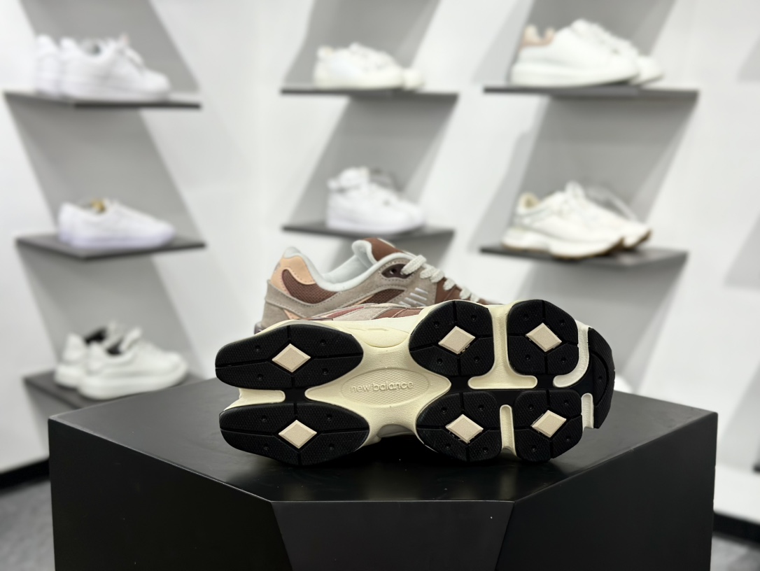 新百伦New Balance 9060”Salmon White”系列复古百搭跑步鞋“三文鱼粉米白” U9060EEH