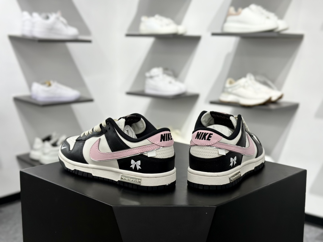 耐克Nike SB Dunk Low”Bow”扣篮系列低帮休闲运动滑板板鞋“黑米白复古粉蝴蝶结” BP1220-009