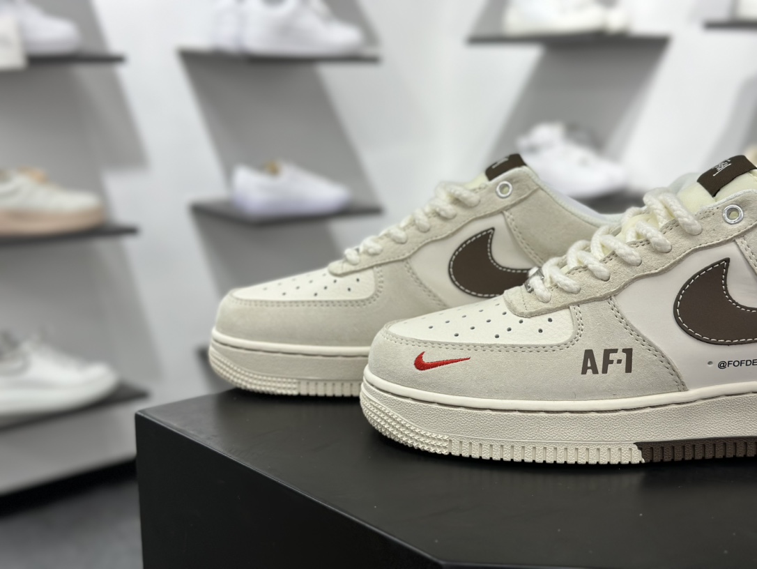 斯图西Stussy x Nike Air Force 1′07 Low”Stussy”空军一号板鞋“联名米白红木棕斯图西刺绣” SJ6698-025