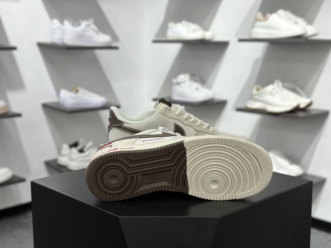斯图西Stussy x Nike Air Force 1′07 Low”Stussy”空军一号板鞋“联名米白红木棕斯图西刺绣” SJ6698-025