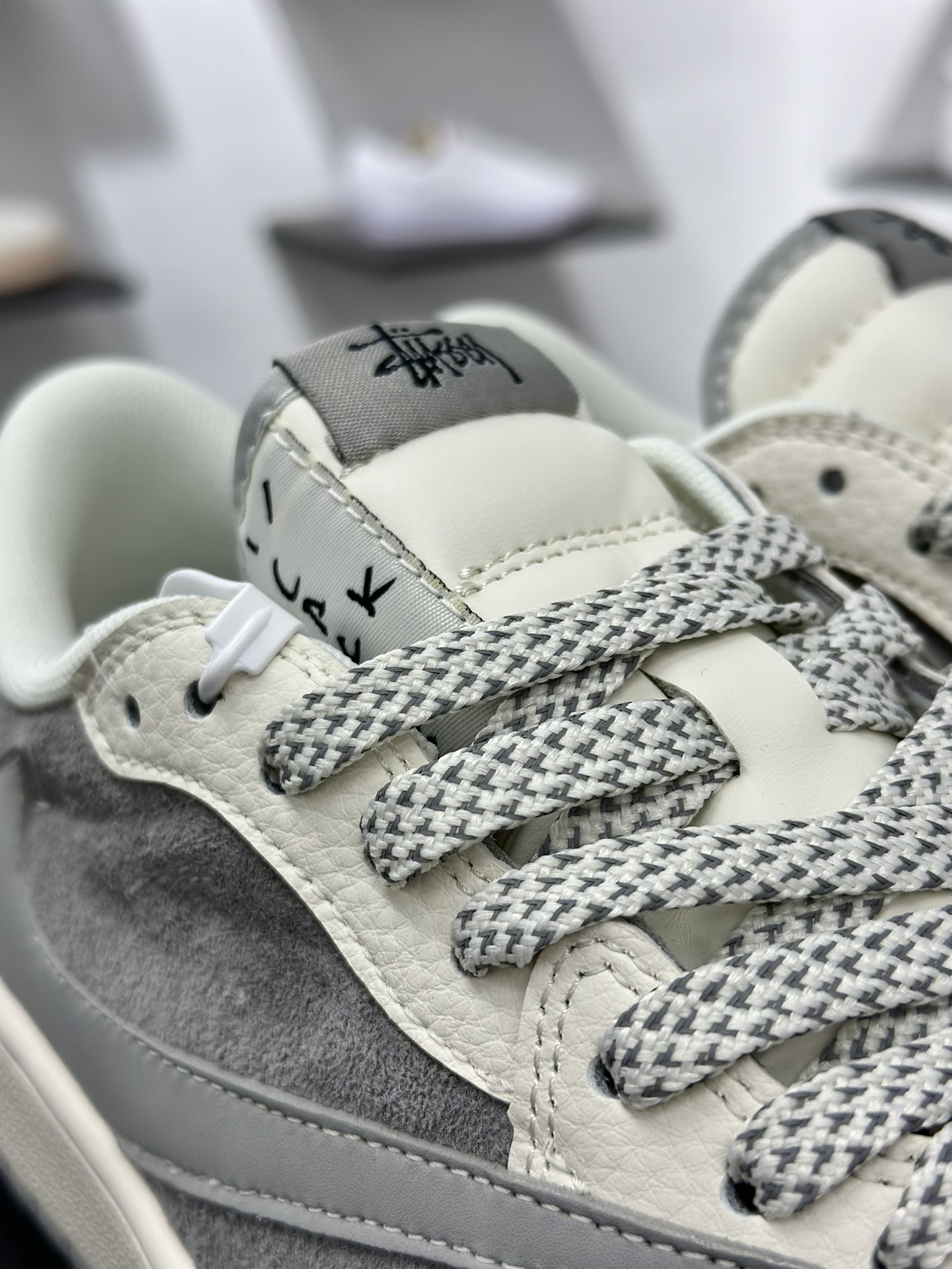 Travis Scott x Nike Air Jordan 1 Low x Stussy Air Jordan 1 Low 反转白灰红满天星倒钩 SJ2068-130