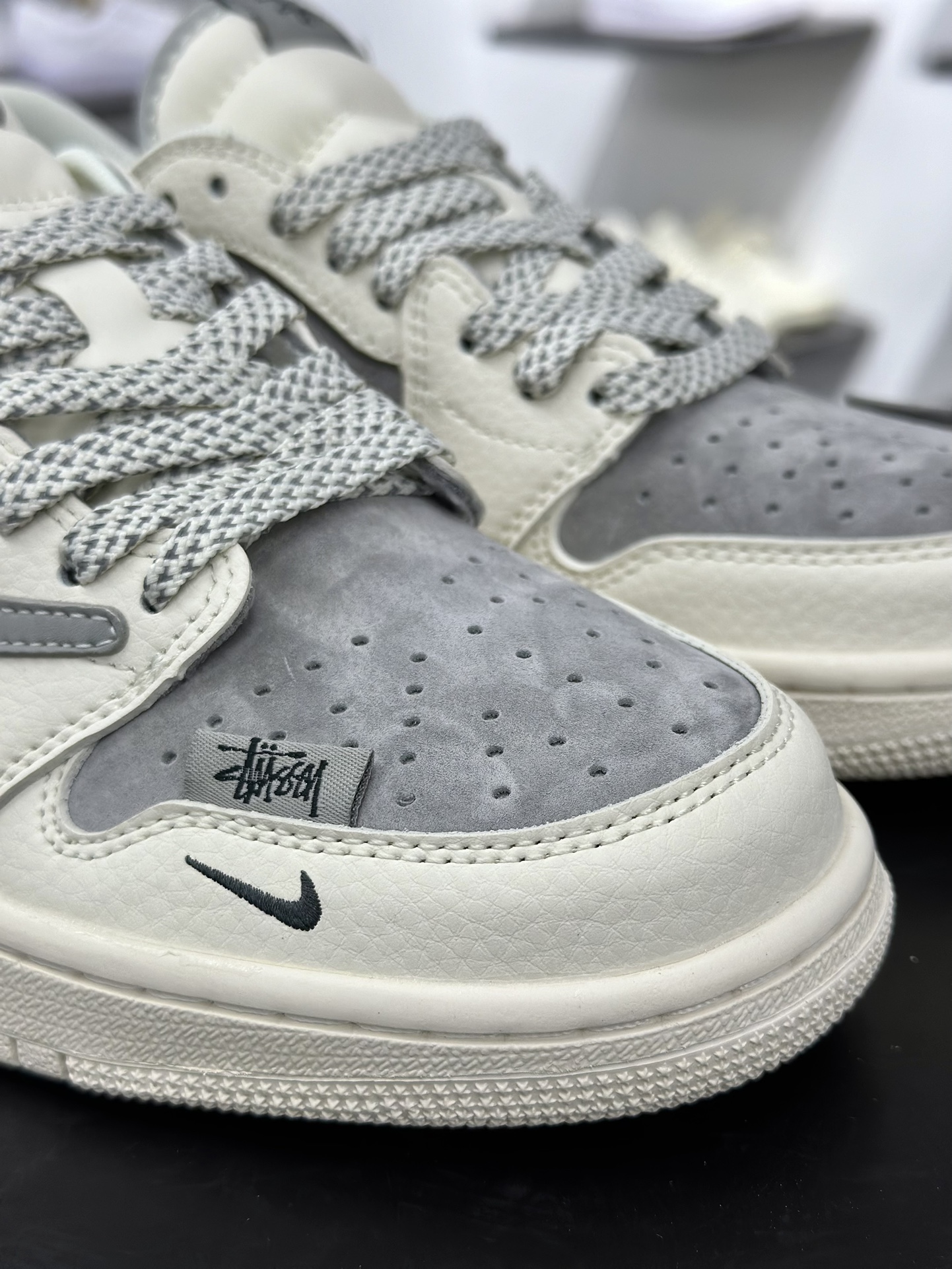 Travis Scott x Nike Air Jordan 1 Low x Stussy Air Jordan 1 Low 反转白灰红满天星倒钩 SJ2068-130