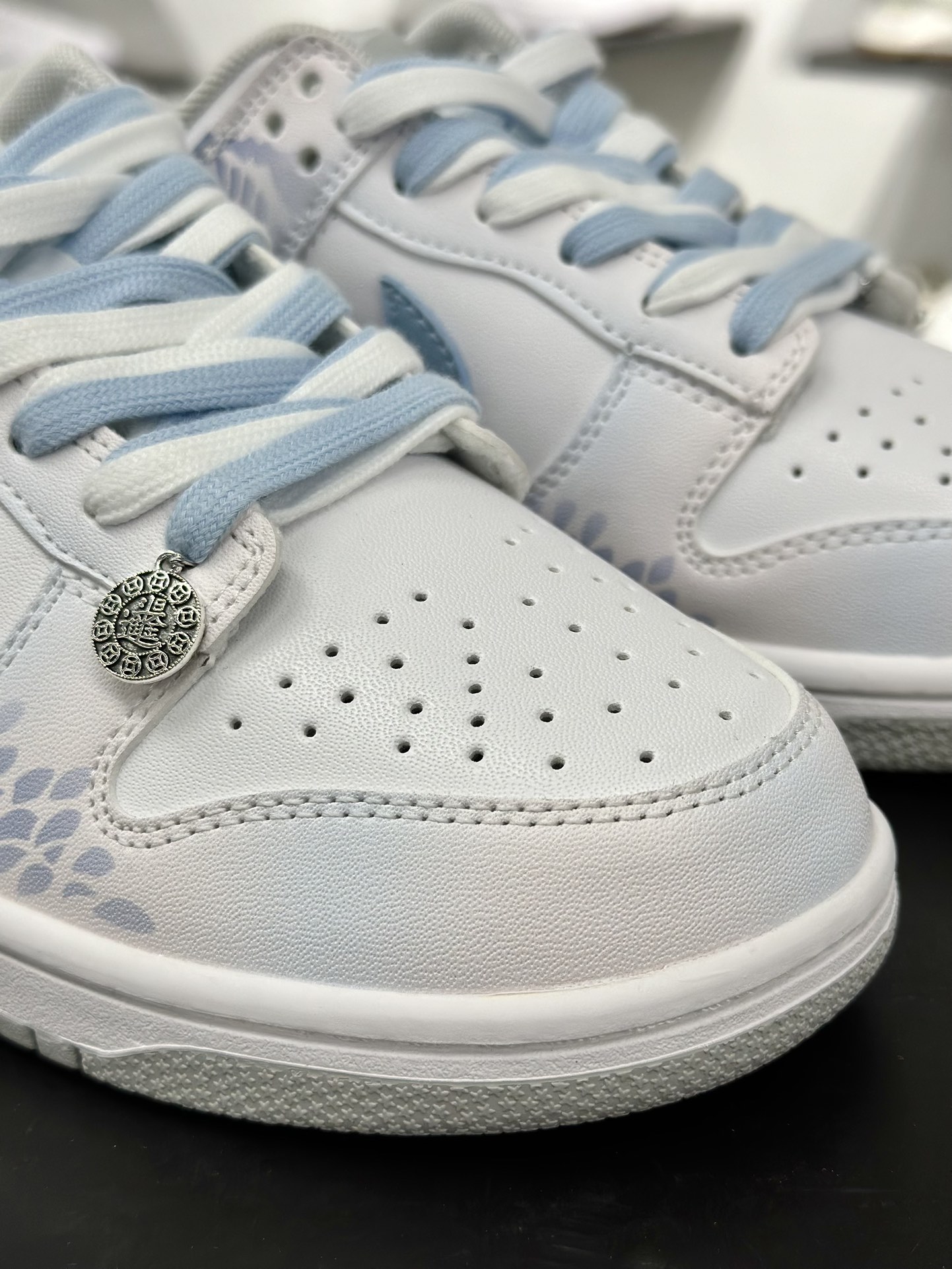 耐克Nike SB Dunk Low”Year of the Snake”扣篮系列低帮休闲运动滑板板鞋“白蓝灵蛇之珠年限定” DD1391-103