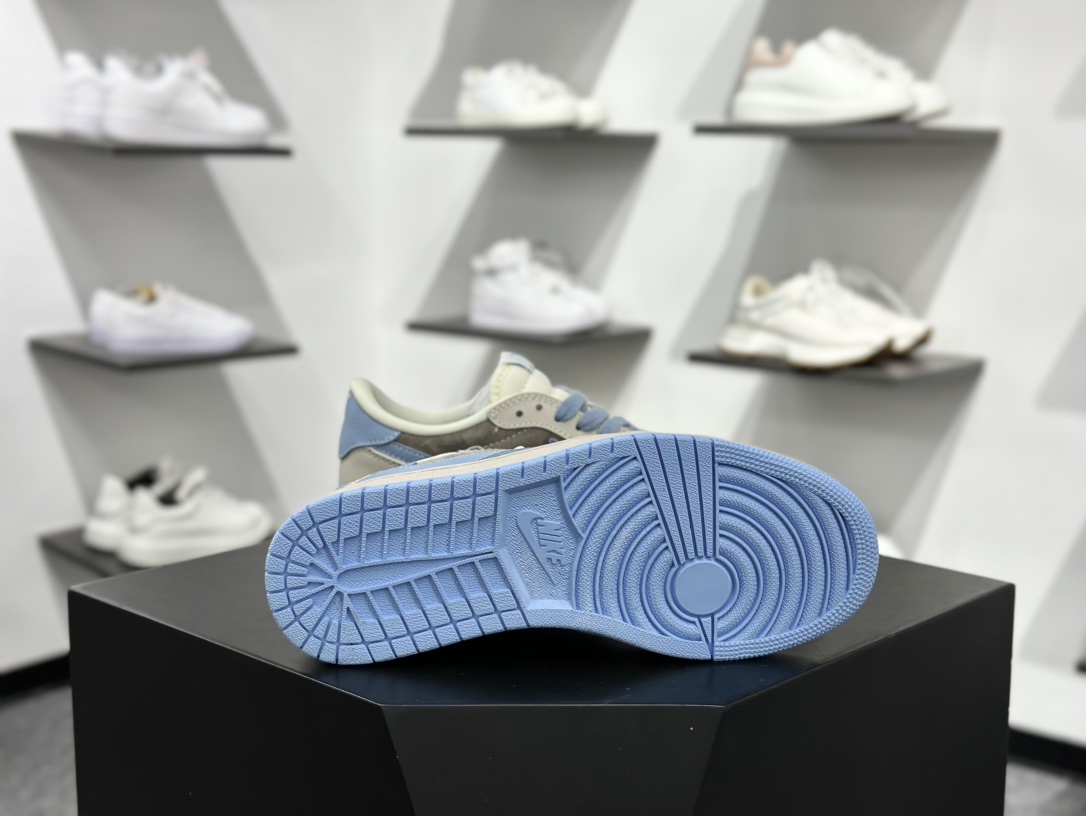 Travis Scott x Nike Air Jordan 1 Low x Louis Vuitton Air Jordan 1 Low 反转翻毛白蓝倒钩 LX1988-101