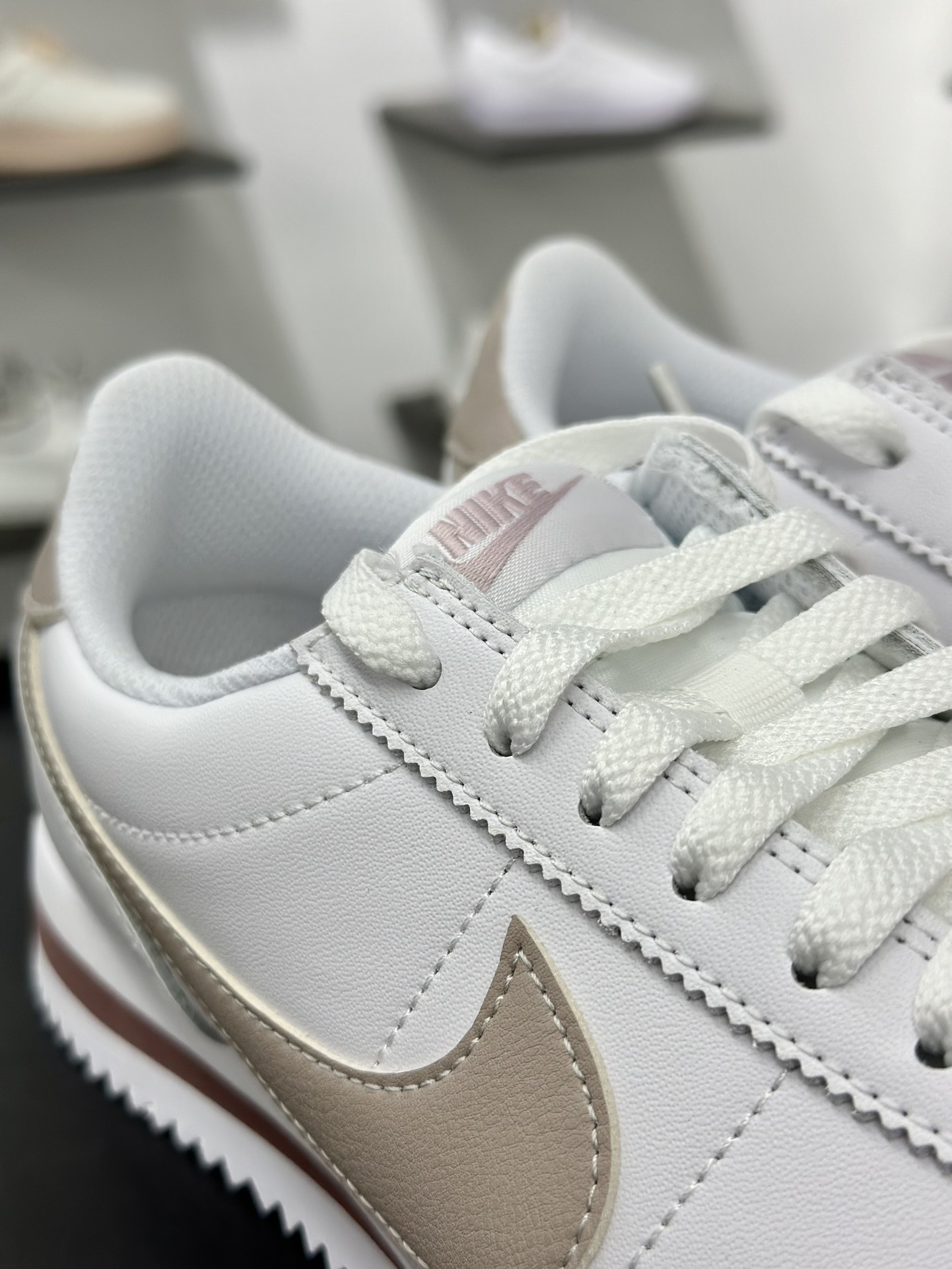 ＃GT纯原 NK Classic Cortez Leather 阿甘复古初代皮革慢跑鞋 DN1791-105